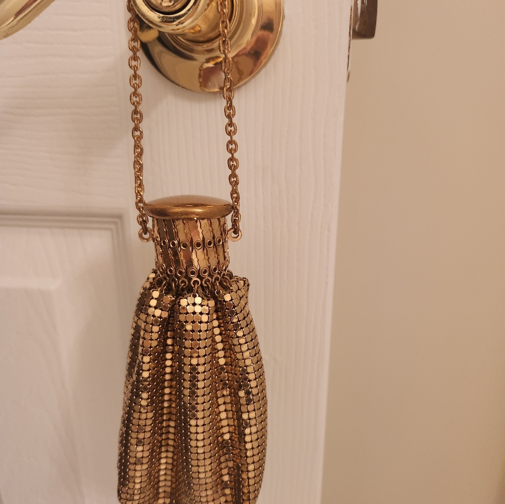 Vintage gold metallic mesh purse from the 1930s